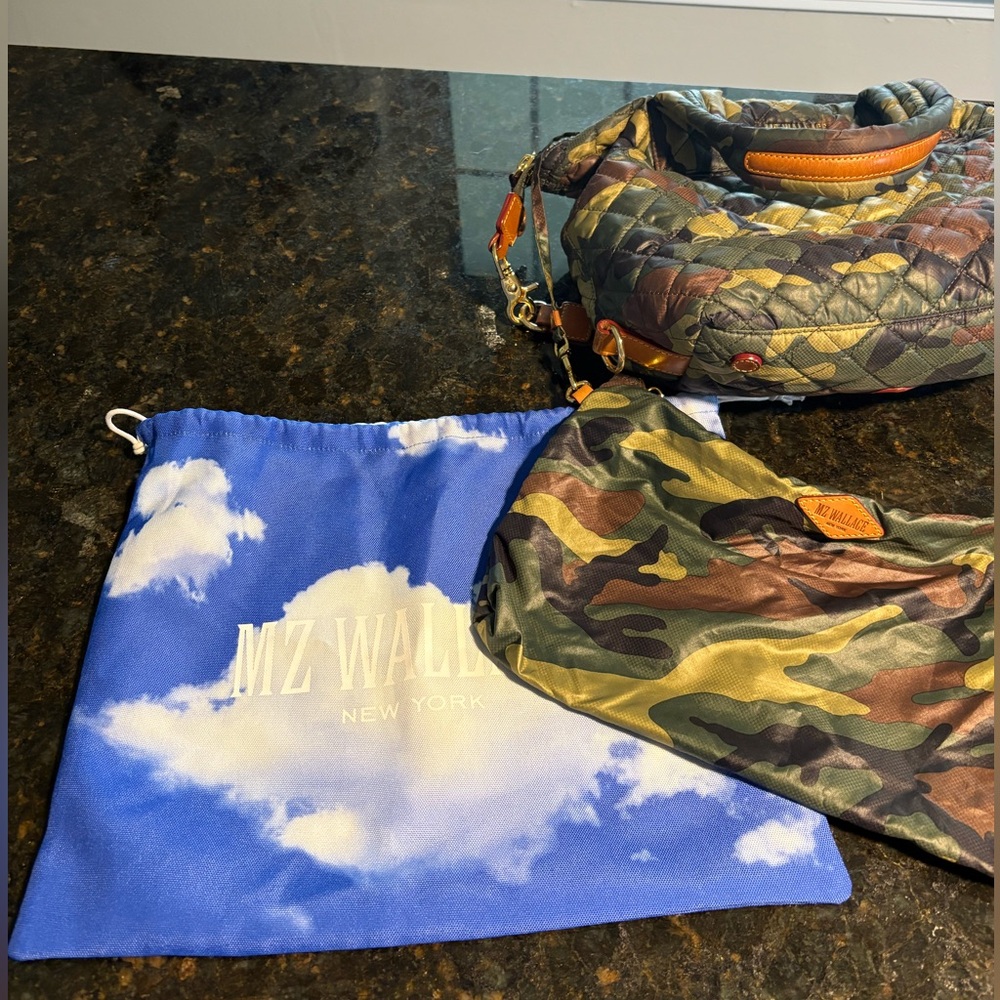 Mz Wallace Small Sutton - image 4